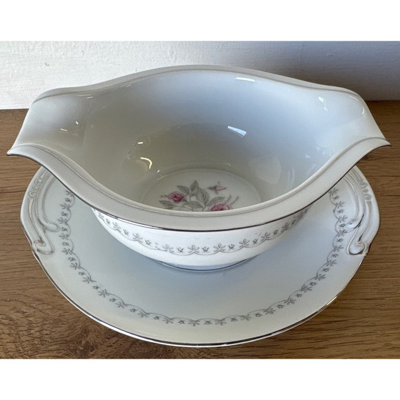 Vintage Japan Summit Fine China Dawn Rose Gravy Boat/Bowl - Picture 1 of 4